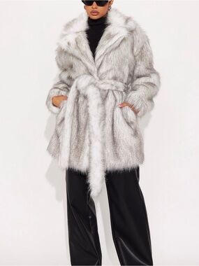 Fashion Nova Grey And White Faux Fur Trench Coat Women’s Size XS Oversized Cute